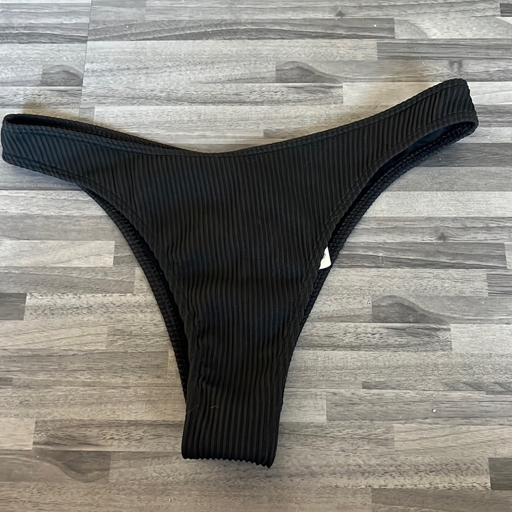 Cheeky bikini bottoms